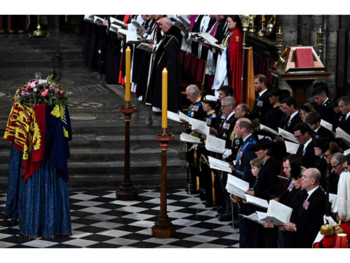 JK ir pasaulis atsisveikina su karaliene Elizabeth II 